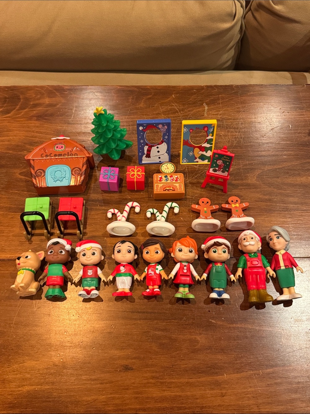 Jazwares CoComelon Advent Calendar Figurines Play Set of 23 Pieces Christmas
